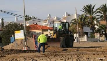 Reubicación de arena en Blay Beach