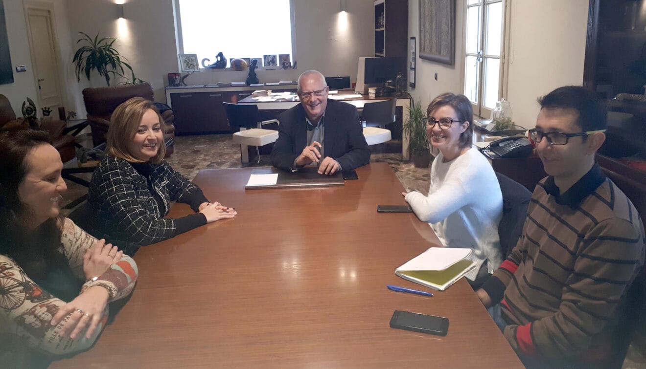 Reunión sobre la limpieza de la playa entre Els Poblets y Dénia