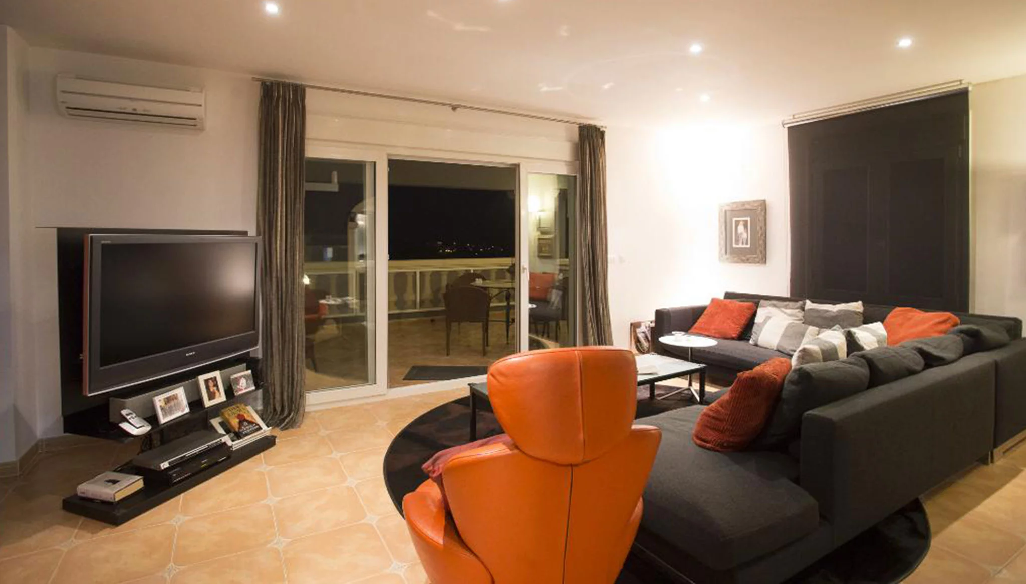 Sala de estar en una casa de vacaciones muy especial – Quality Rent a Villa