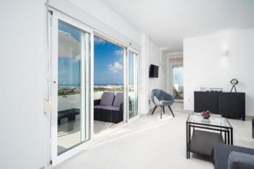 Salida al exterior en apartamento de vacaciones – Aguila Rent a Villa