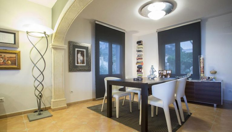 Salón de una villa de lujo para vacaciones en Dénia - Quality Rent a Villa