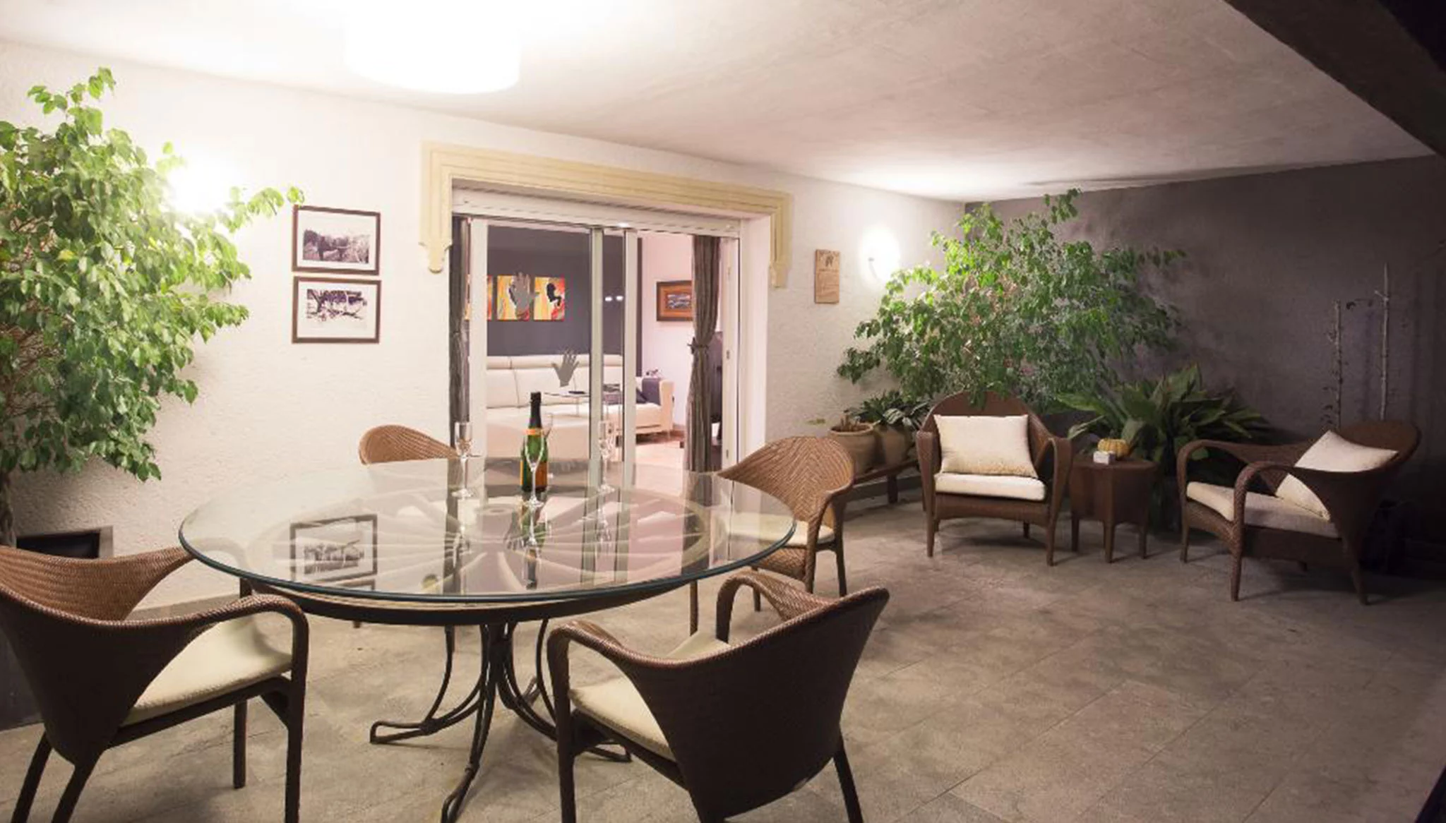 Terraza cubierta en una villa de lujo en Dénia – Quality Rent a Villa