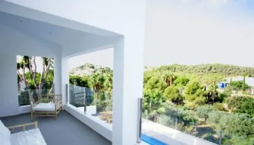 Terraza en una villa de estilo ibicenco en Moraira – Fine & Country Costa Blanca Norte