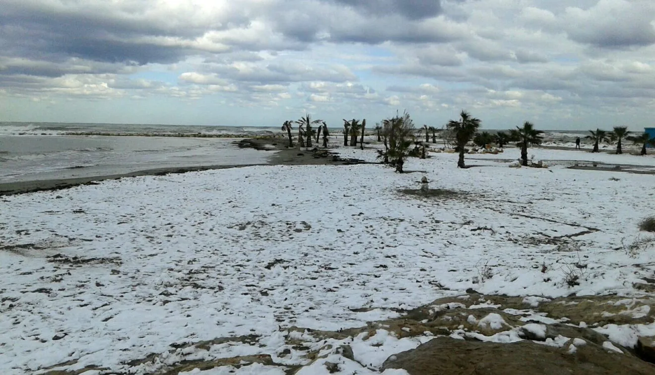 Un manto blanco cubre el Raset de Dénia