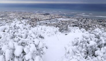 Vista de Dénia completamente blanca desde la montaña
