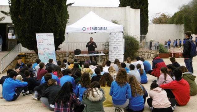charlas sobre primeros auxilios en el colegio carmelitas de la mano de hla san carlos