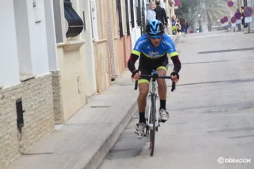 ciclista en la cronoescalada