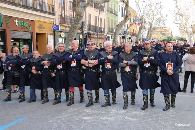Moros y Cristianos se despiden de las calles de Dénia hasta verano 16 entraeta fin de mig any 2020 16