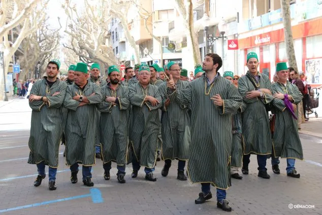 Moros y Cristianos se despiden de las calles de Dénia hasta verano 37 entraeta fin de mig any 2020 37