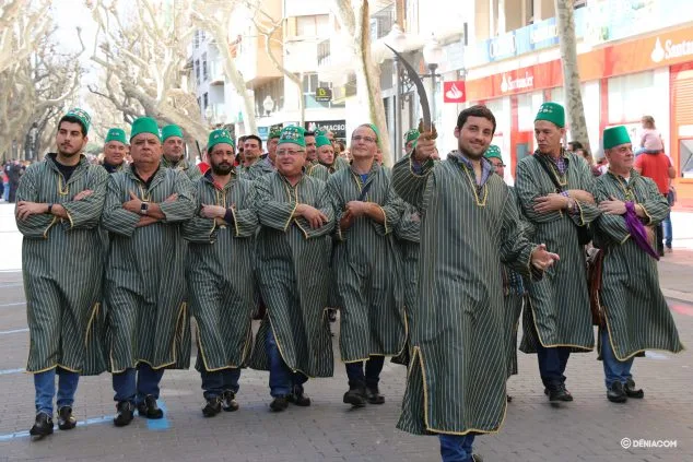 Moros y Cristianos se despiden de las calles de Dénia hasta verano 38 entraeta fin de mig any 2020 38