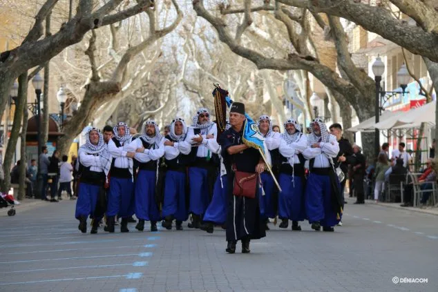 Moros y Cristianos se despiden de las calles de Dénia hasta verano 52 entraeta fin de mig any 2020 52