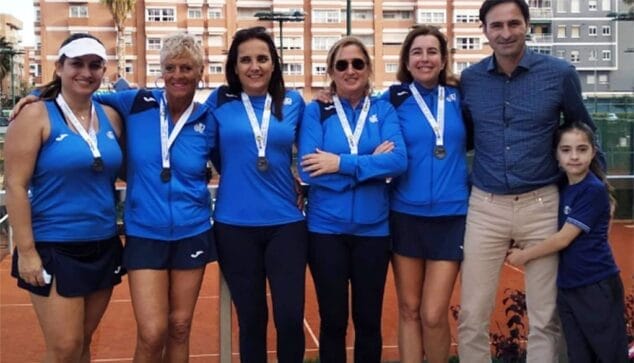 Las Veteranas del CT Dénia cayeron en la final Autonómica ante el Sporting Valenciana 1 Imagen: Equipo Veteranas del CT Dénia