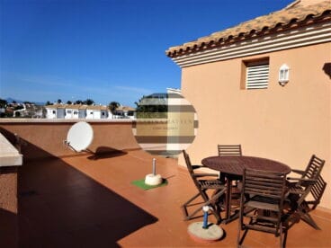 Gran terraza con enormes posibilidades – Casas Singulares