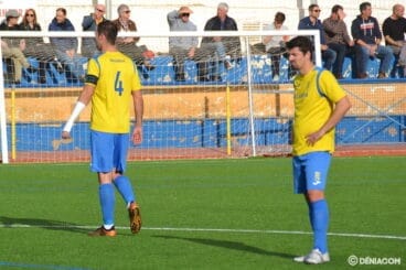 lucas junto a ferran durante un partido