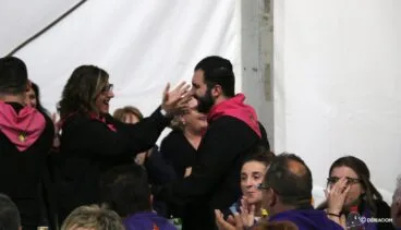 Miguel Ivars celebrando un premio