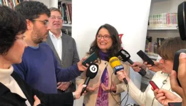 Mónica Oltra tras la sesión del seminario