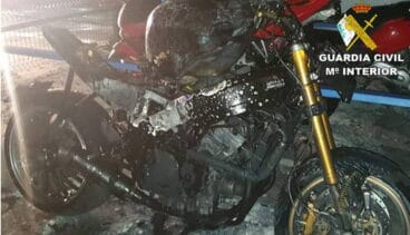 motocicleta calcinada