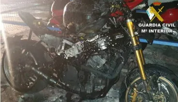 motocicleta calcinada