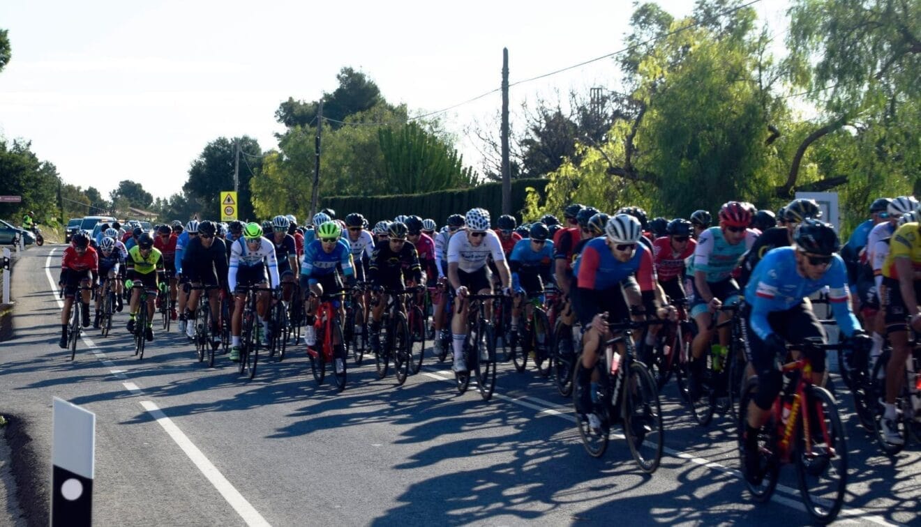 Pelotón ciclista de la Volta