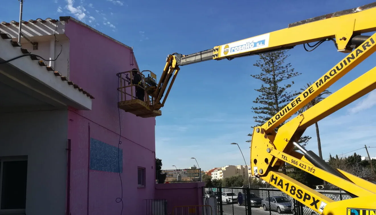 Preparativos para trabajar los nuevos murales