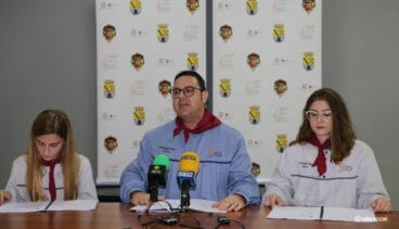 Presidente de la Junta Local Fallera junto a las Falleras Mayores 2020