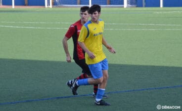 Robert marcado por un jugador de Alcàsser