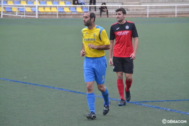 roberto navarro con un defensor del portuarios