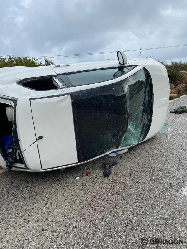 Accidente de coche sin daños personales en la carretera de Les Planes 3 accidenteen les planes copy denia