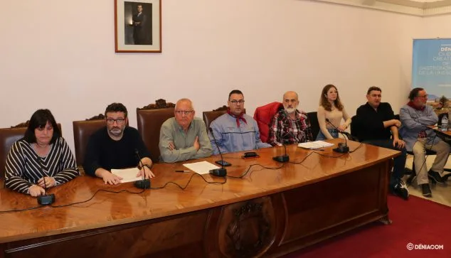 Imagen: Ayuntamiento y Junta tras la reunión