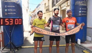 Ben Mounsey, junto a Pol Rodríguez y Pedro Martínez
