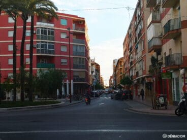 calle patricio ferrandiz mirando al puerto
