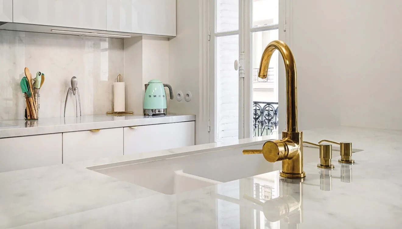 Encimera Neolith con acabado brillante - Marina Cuines