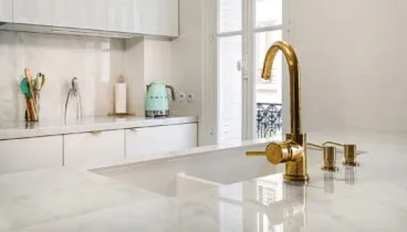 Encimera Neolith con acabado brillante – Marina Cuines