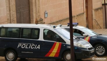 foto de archivo coches de la policia nacional