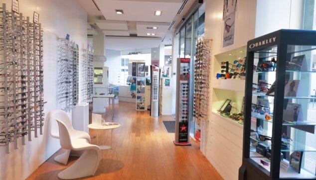 Imagen: Interior de Óptica Romany