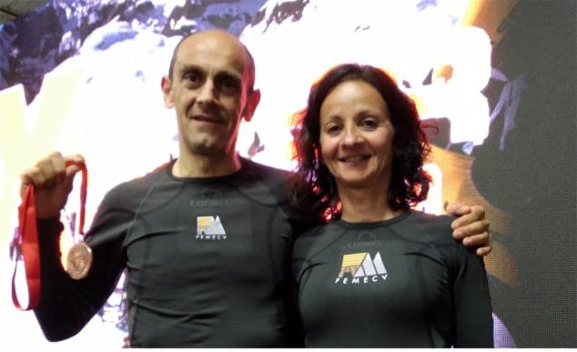 Imagen: Nasio Cardona y Laurence Rastell en los Picos de Europa