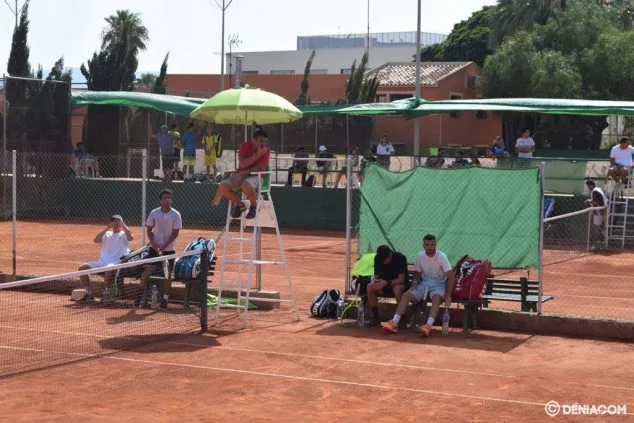 Cierre de las instalaciones del Centro Deportivo Aqualia y Club Tenis Dénia 2 Imagen: Pistas del Club Tenis Dénia