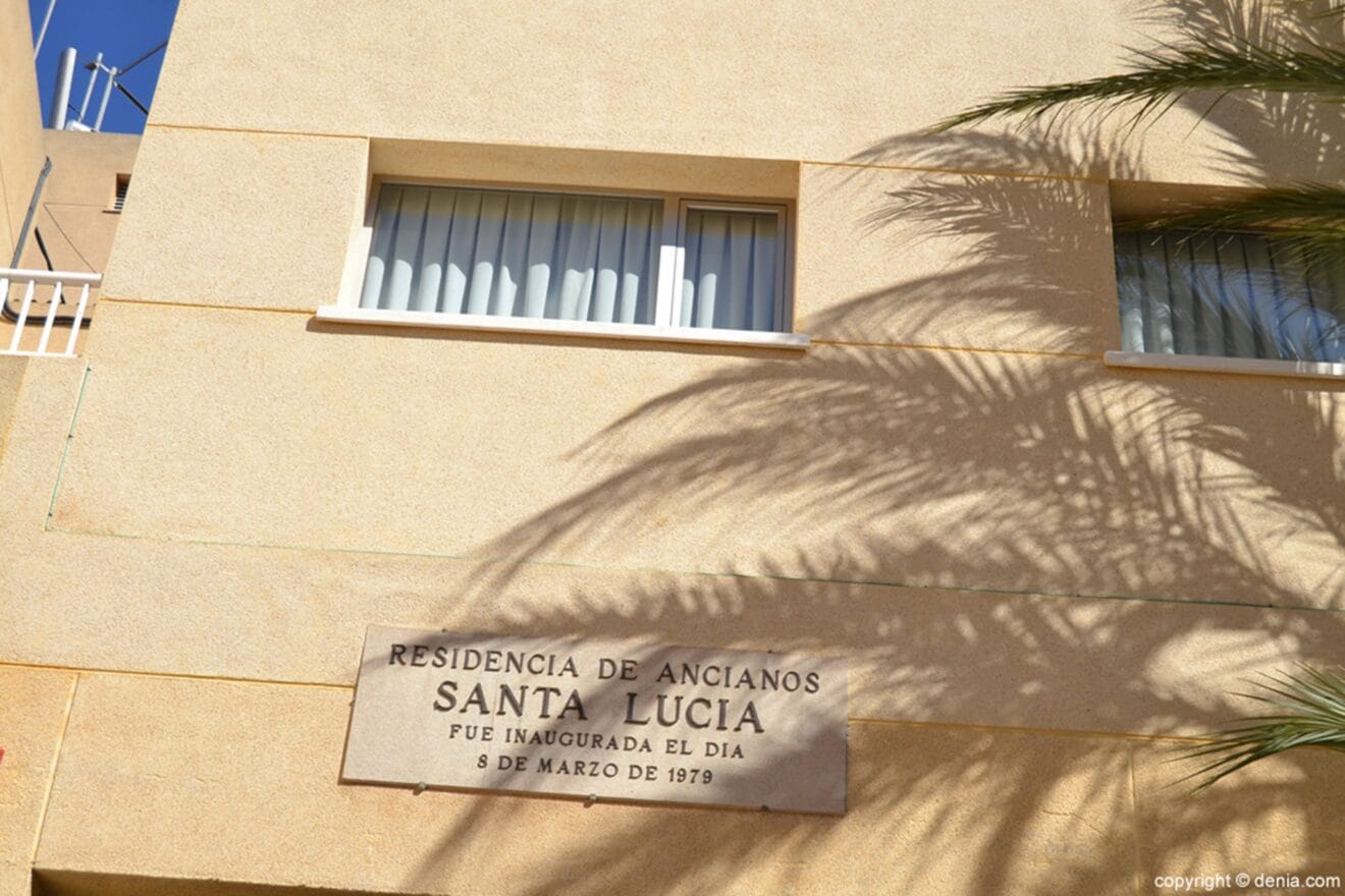 Exterior de la Residencia de ancianos Santa Llúcia de Dénia