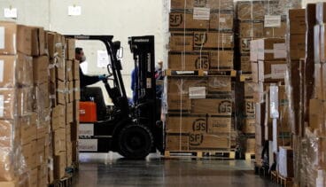 almacen con material sanitario de la generalitat