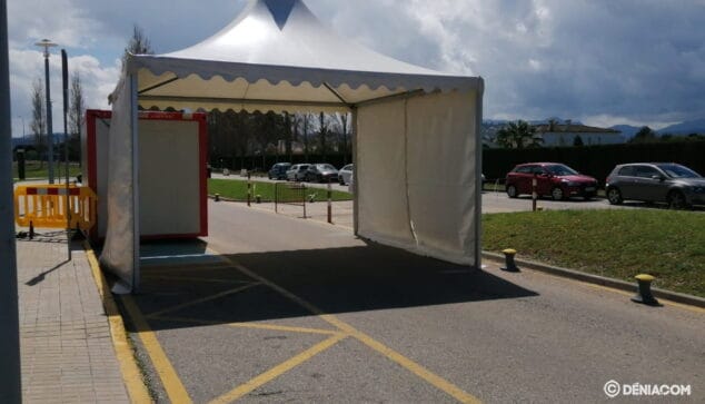 Imagen: Carpa para hacer pruebas rápidas de COVID-19