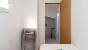 Dormitorio de una casa de pueblo en venta en Dénia – Euroholding