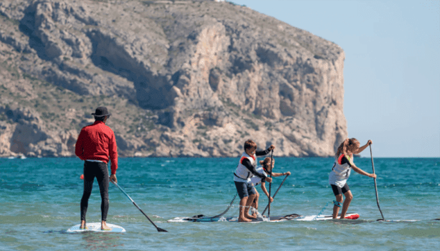 El Paddle Surf o Stand Up Paddle (SUP) en Dénia: Qué es y cómo empezar 2 Imagen: Entrenos sup Talent