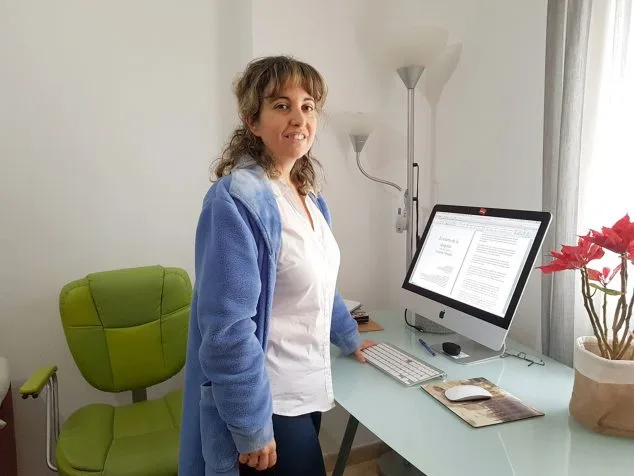 Imagen: Imagen cotidiana de los momentos de trabajo de la escritora durante la cuarentena