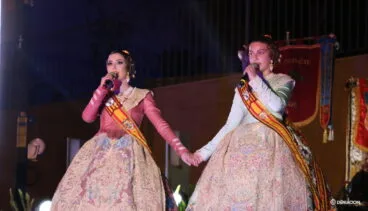 Las Falleras Mayores de 2020 durante la Crida