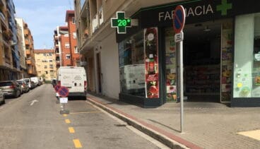 plazas reservadas frente a farmacia