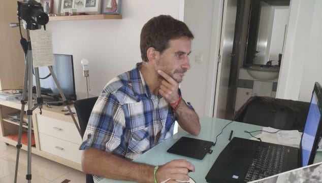 Imagen: Sergio Cruz, preparando una de sus grabaciones