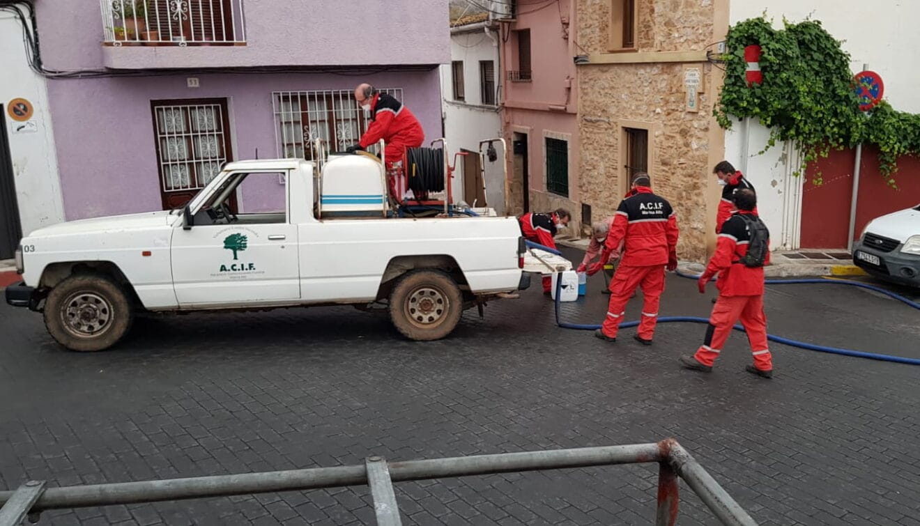 Tareas de desinfección en Les Roques