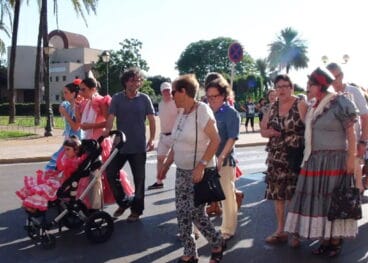 Asistentes a la Romería de la Virgen del Rocío en Dénia