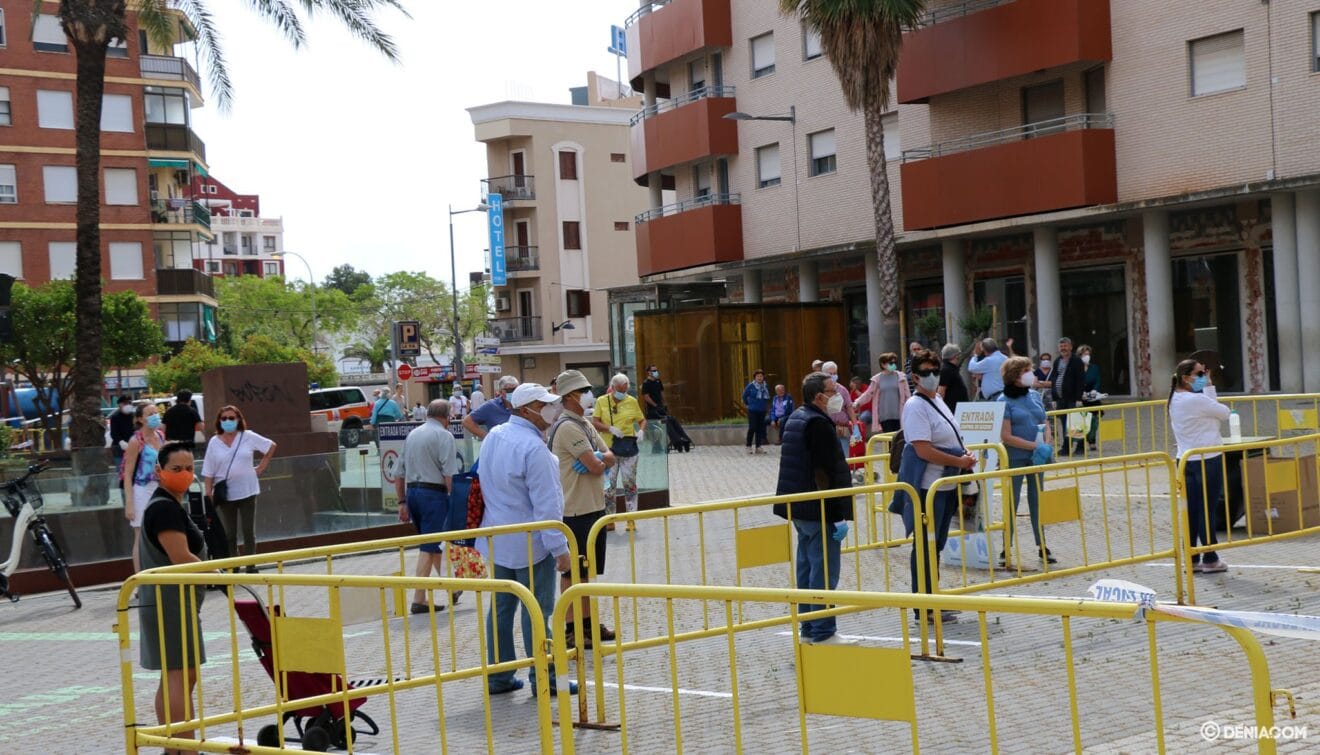 Cola para entrar en el mercado al aire libre
