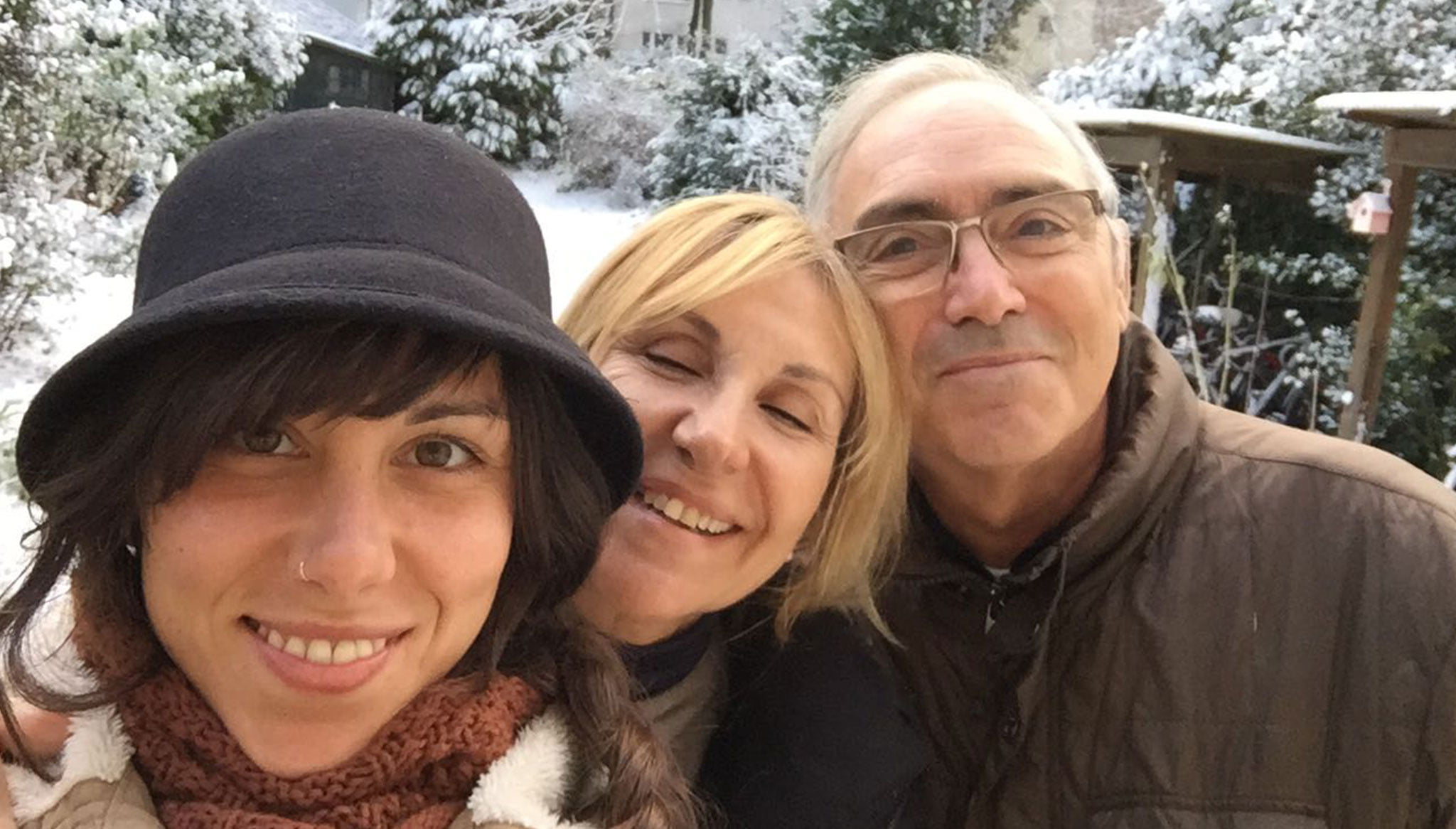 Una imagen familiar: los padres de Lucía, Paco y Mati, de visita en Alemania el invierno pasado